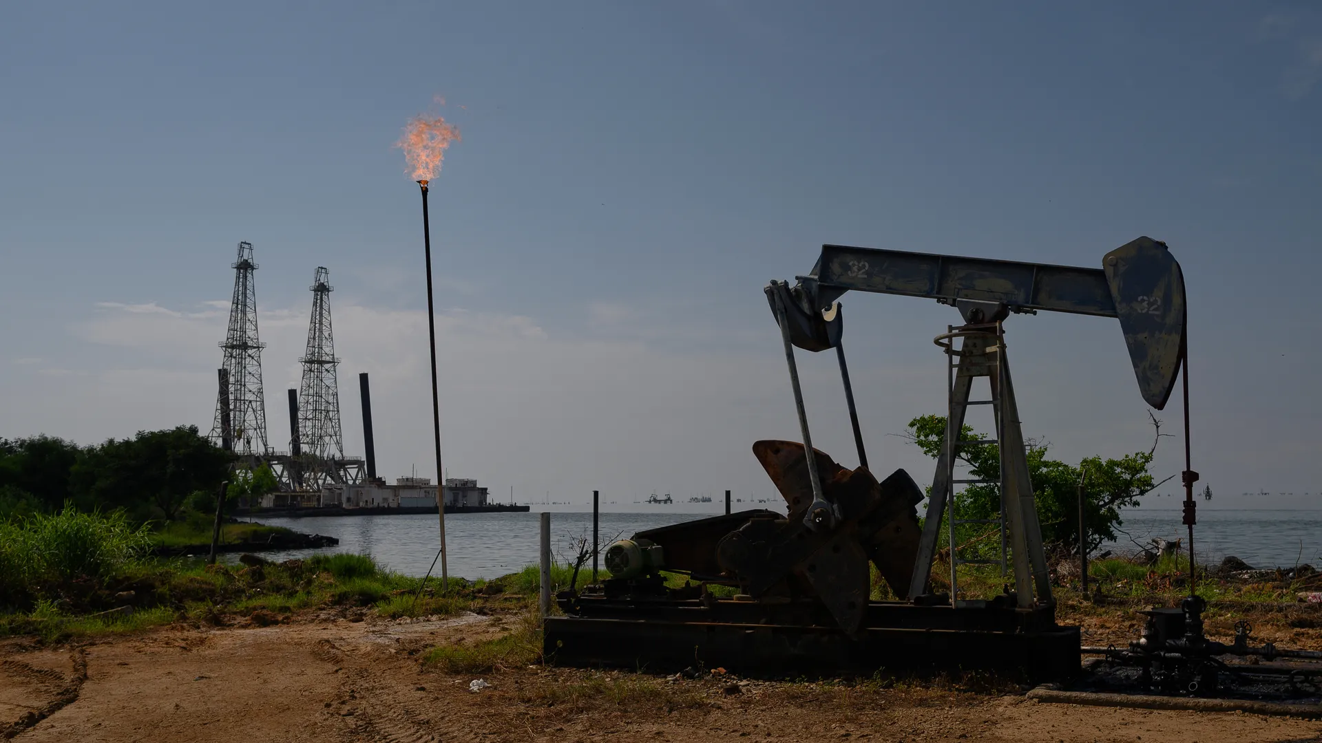 Americans hit the roads for July 4 despite high gasoline prices