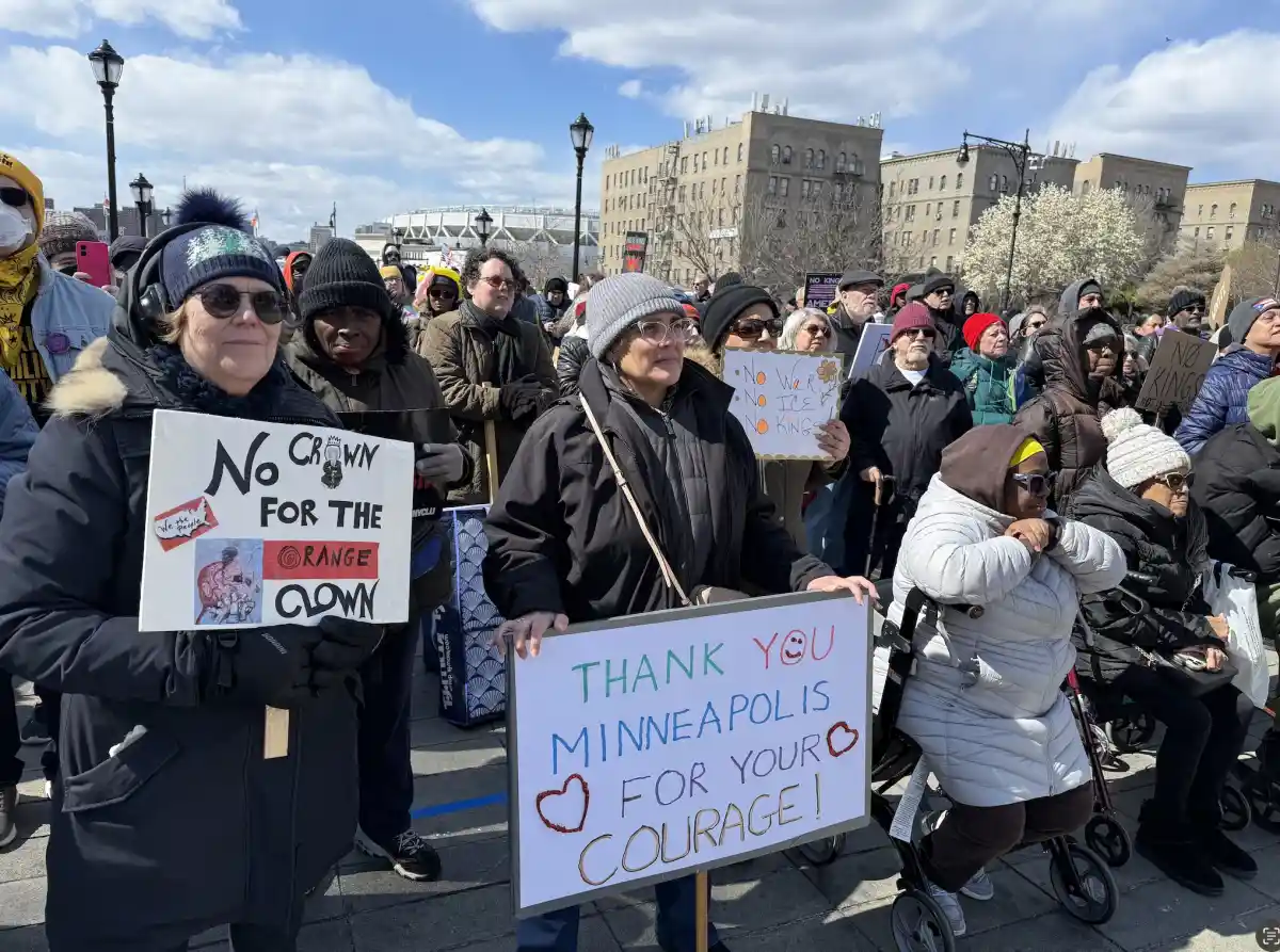 ‘No War, No ICE, No Kings’: Hundreds Rally in the Bronx for No Kings Day