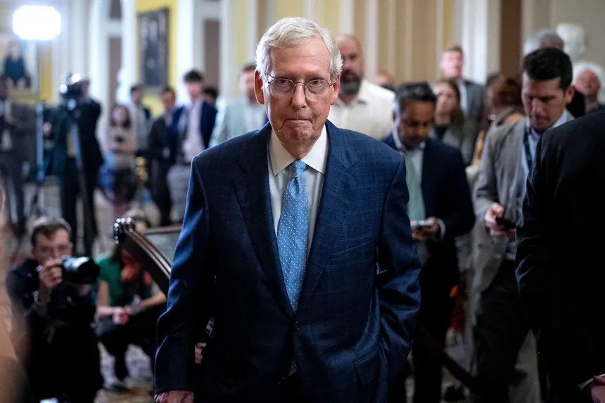 New Mitch McConnell photo fuels online conspiracy theories