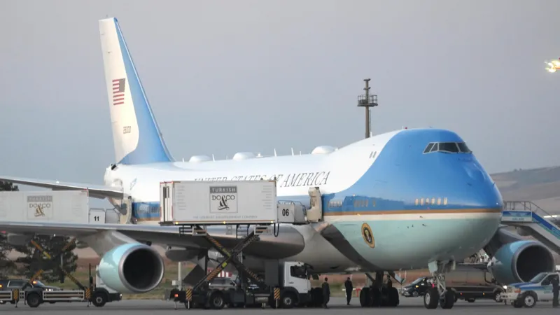 Members of Trump’s cabinet remained on decoy plane, after president’s quiet exit