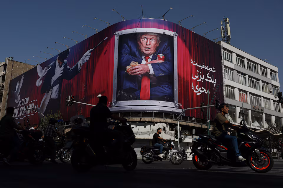 Trump aides seek ‘quiet’ in Iran war but say attacks may intensify after November elections